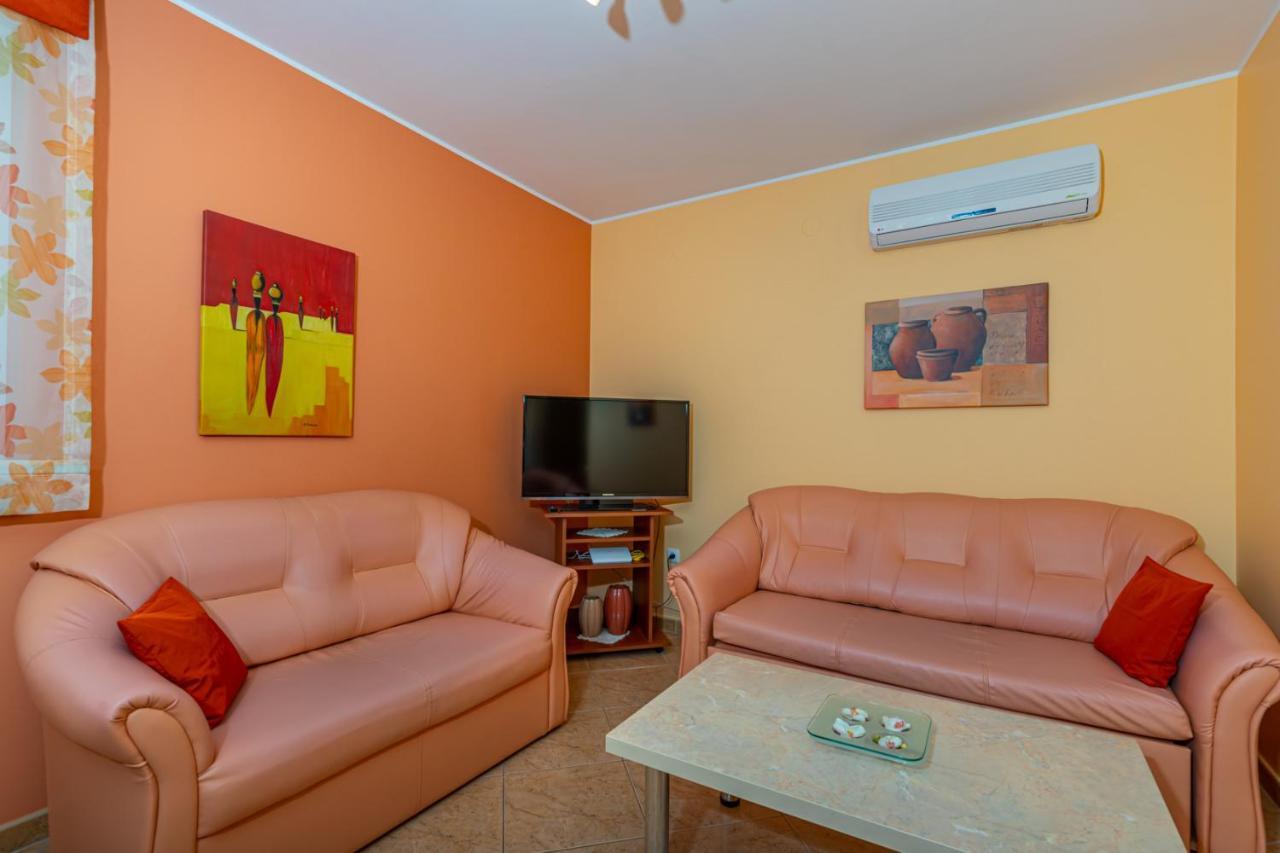 Apartman Rima Dramalj Buitenkant foto