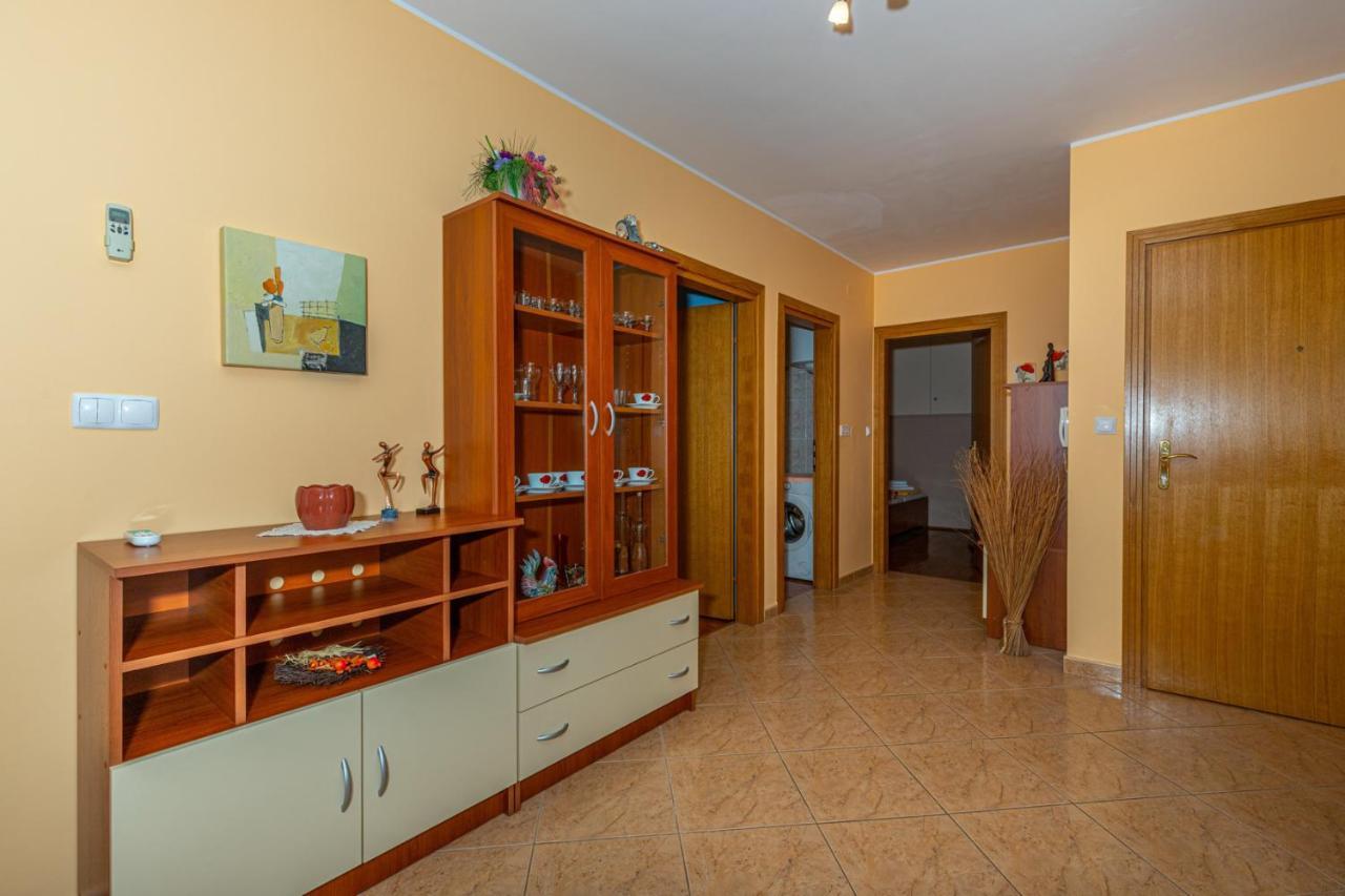 Apartman Rima Dramalj Buitenkant foto