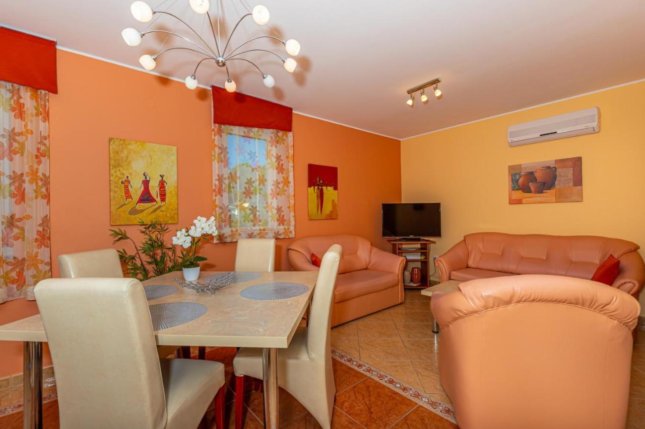 Apartman Rima Dramalj Buitenkant foto