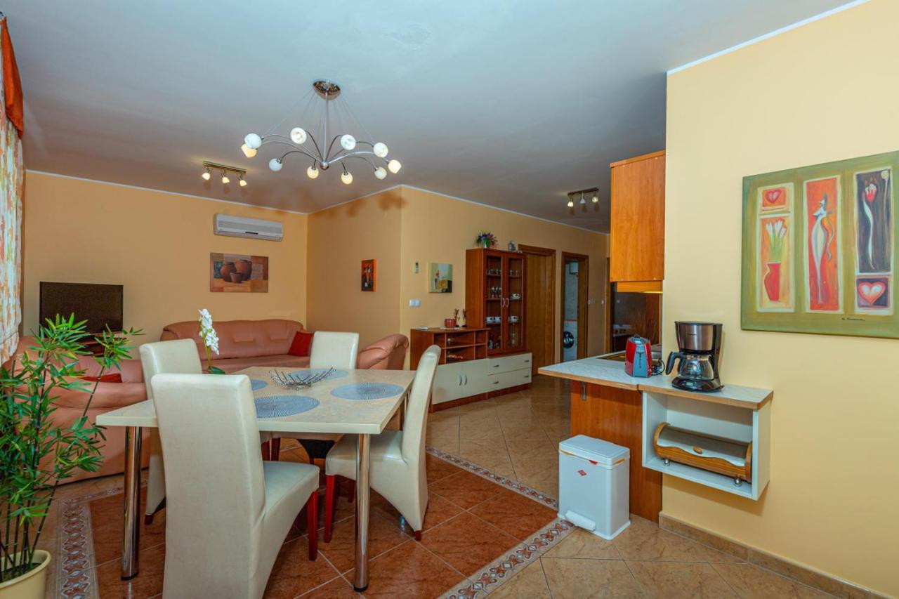 Apartman Rima Dramalj Buitenkant foto